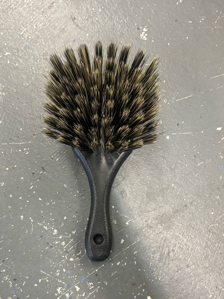 Soft Multi Purpose Black Handle Nog Bristle
