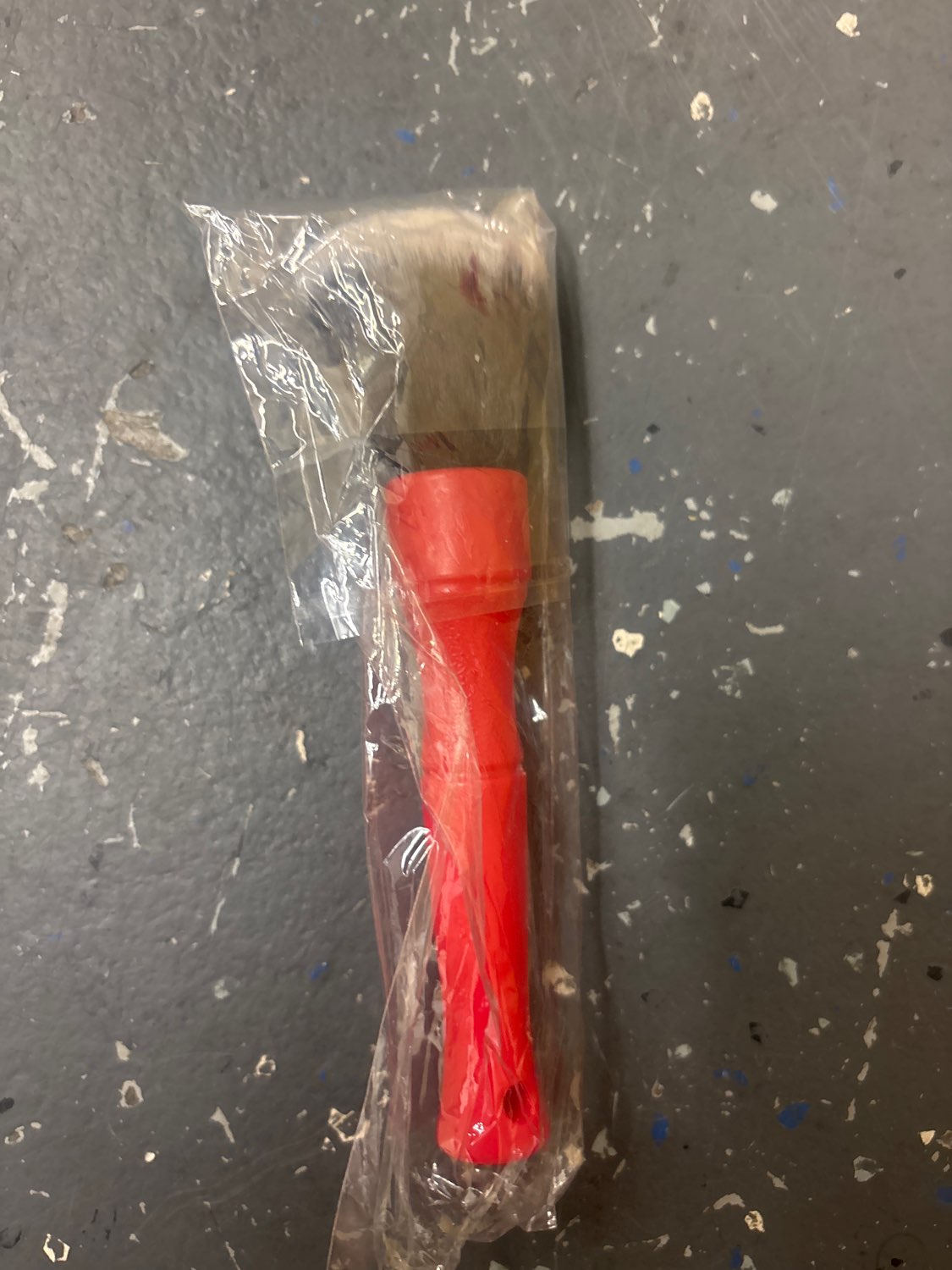 Detailing Brush Red Handle White Frost Tip
